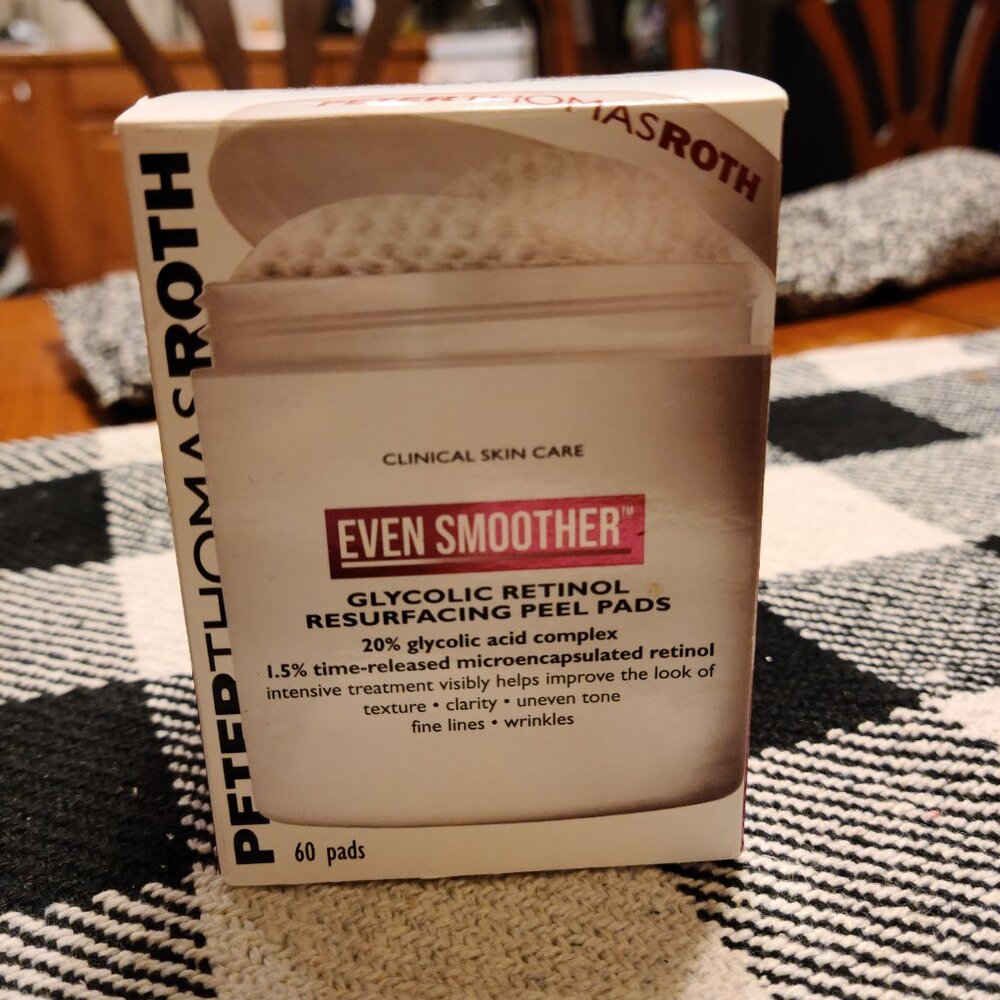 Peter Thomas Roth even smoother glycolic retinol resurfacing peel pads